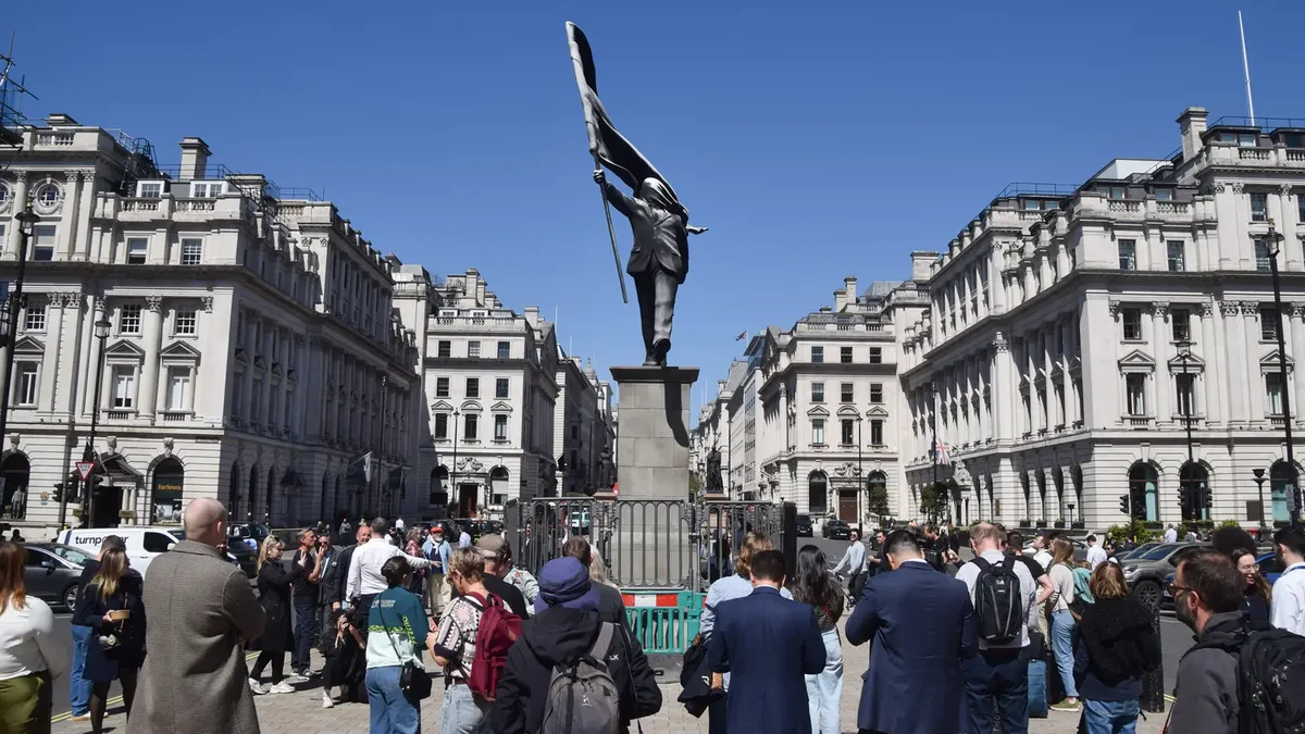 banksy statue london base wp