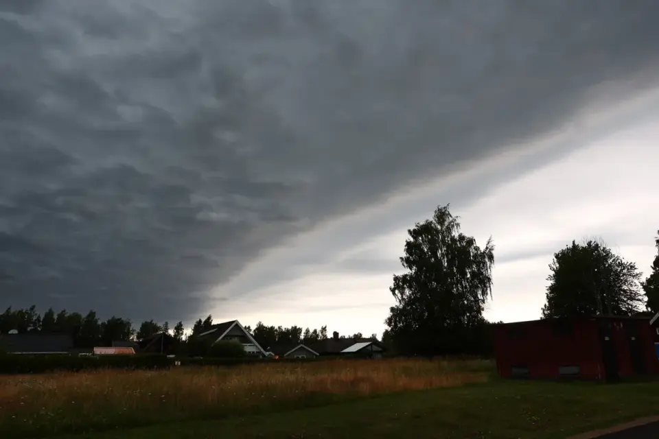 heavy thunderstorm warning &mdash; DE news