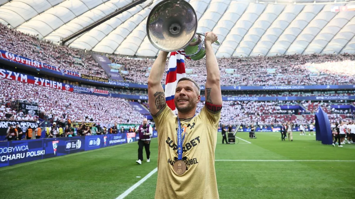 lukas podolski base wp