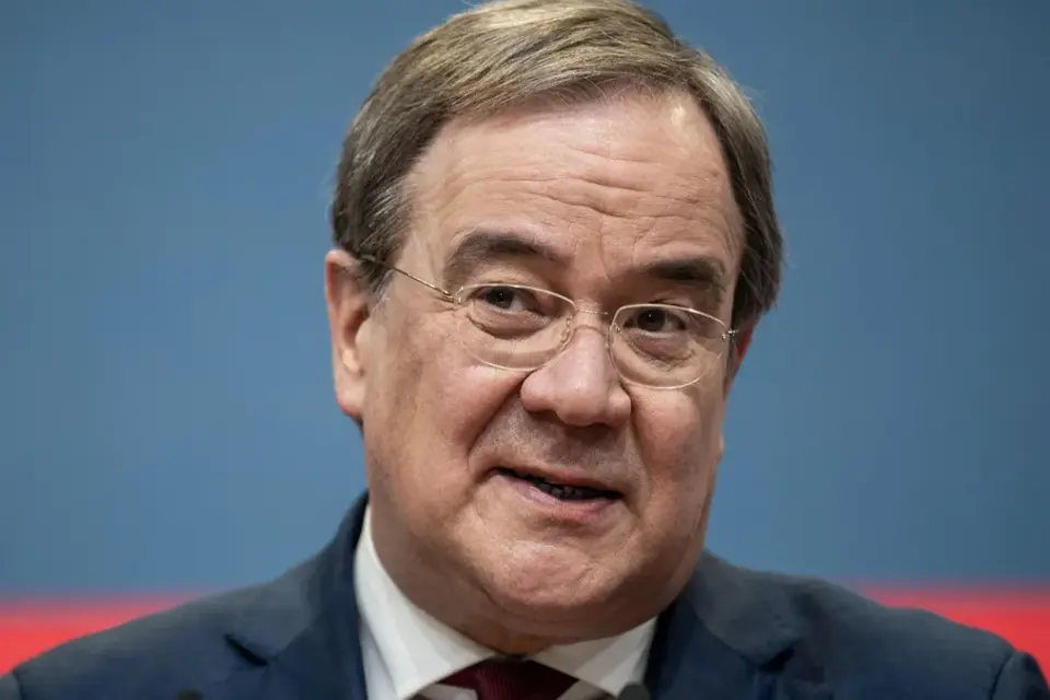 strack zimmermann laschet &mdash; DE news