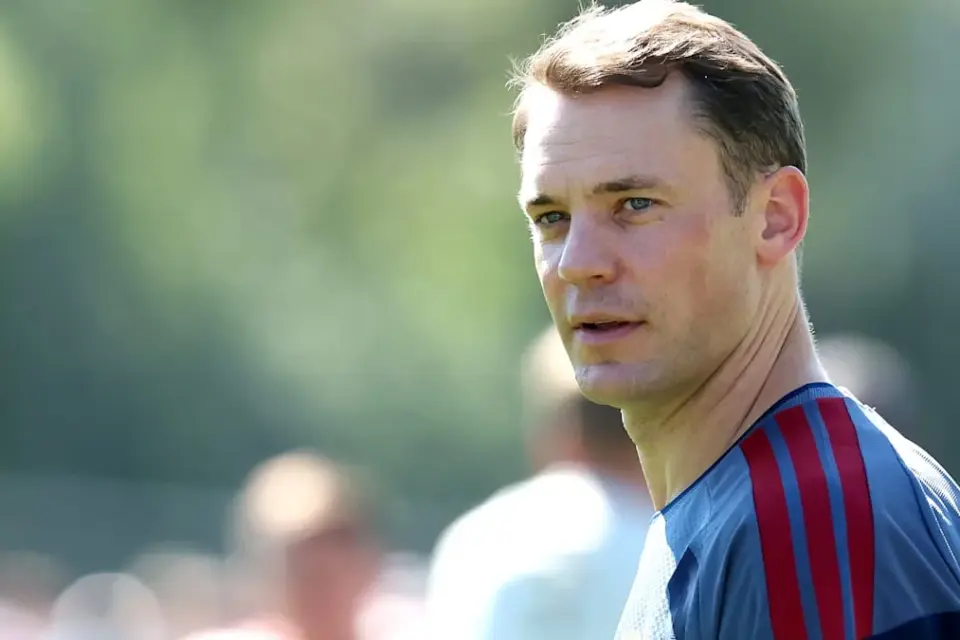 Manuel Neuer k&uuml;ndigt sein Karriereende an - BILD