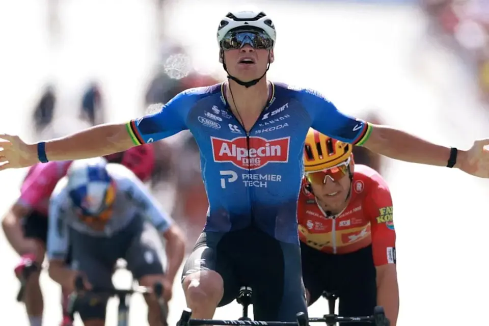 Tour: Van der Poel feiert im Zentralmassiv Ausrei&szlig;er-Sieg