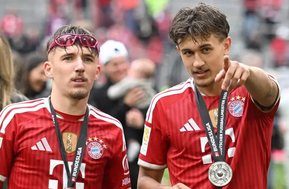 Tom Bischof machte einst den Karten-Jubel: FC Bayern-Star enth&uuml;llt Uno-Deal - BILD