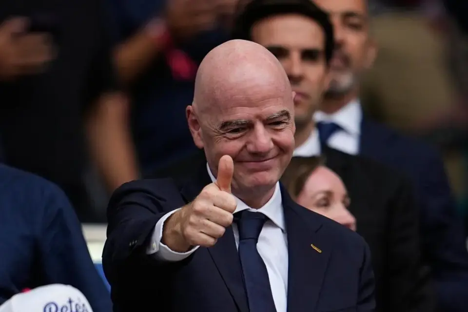 FC Bayern: Wegen WM-Verkaufspl&auml;nen: Eberl-Attacke auf Infantino! - BILD