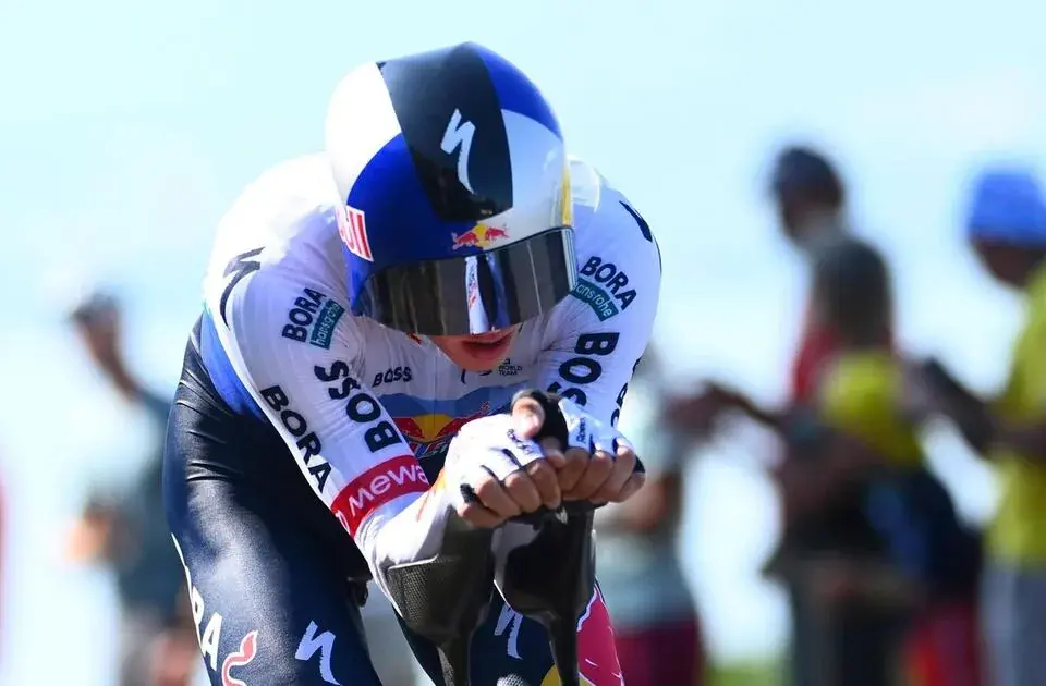 Tour de France: Florian Lipowitz st&uuml;rzt, muss das Rennen aufgeben - BILD