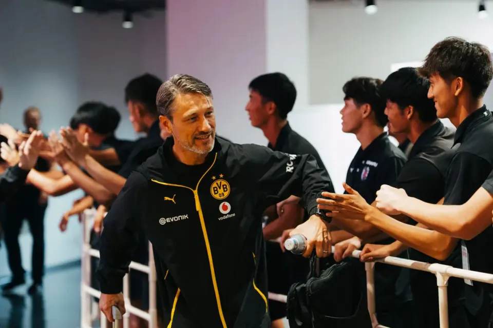 Wegen der Asien-Reise: Millionen-Regen f&uuml;r den BVB - BILD