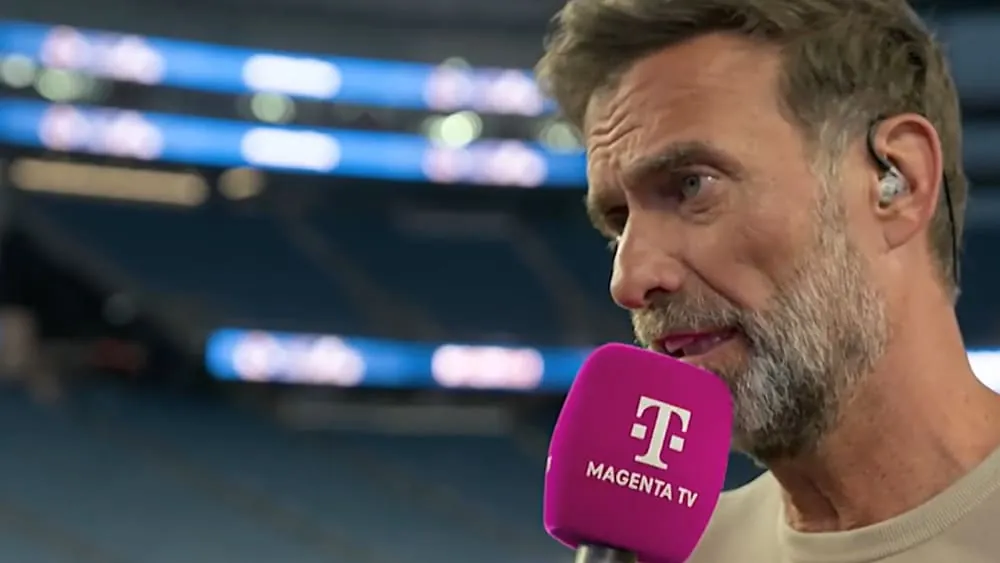 Nach dem WM-Aus der deutschen Nationalmannschaft spricht J&uuml;rgen Klopp &uuml;ber die Bundestrainer-Debatte und betont, dass es aktuell nicht der Moment sei, &uuml;ber seine Personalie zu sprechen. &bdquo;Das ist jetzt eine Kuriosit&auml;t, dass ich hier stehe&ldquo;, so Klopp.Quelle:MAGENTA TV