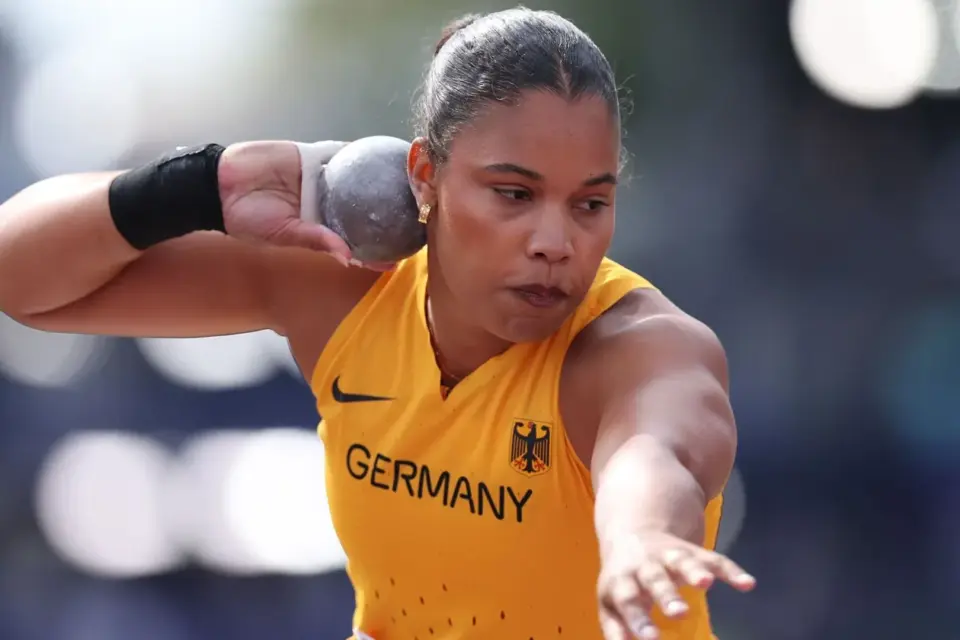 Kugelsto&szlig;erin Mabry im EM-Finale - Hummel mit Zittern weiter